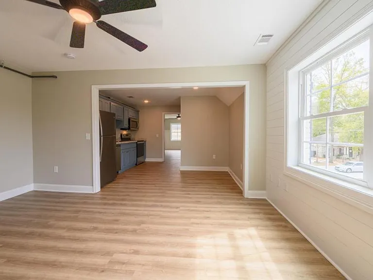 214 S College St #4 — Photo 2