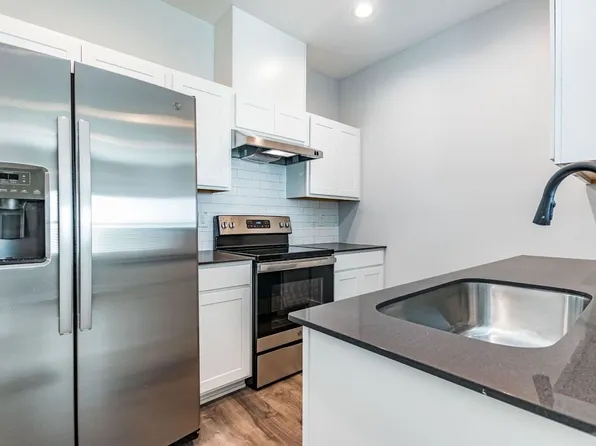 701 N. O'Neil Street, 701 N Oneil St #203, Clayton, NC 27520