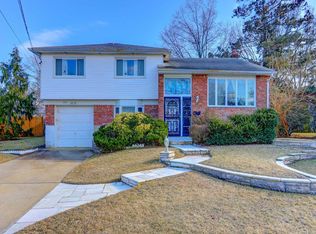 700 Jay Way, Baldwin, NY 11510