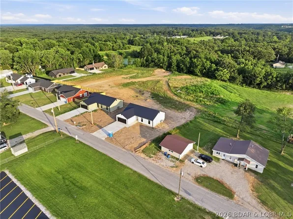 508 E 15th St, Eldon, MO 65026