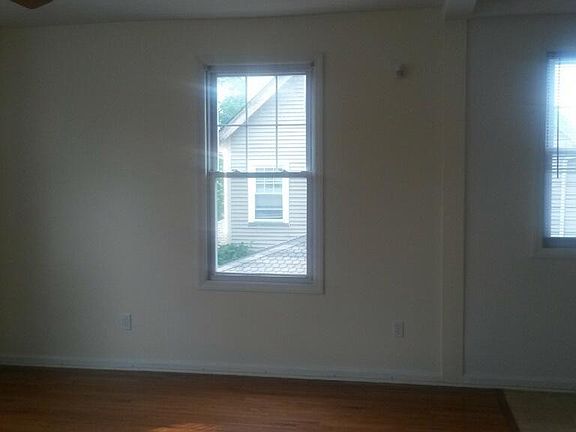 5th image of 60 Hawthorne Ave #2