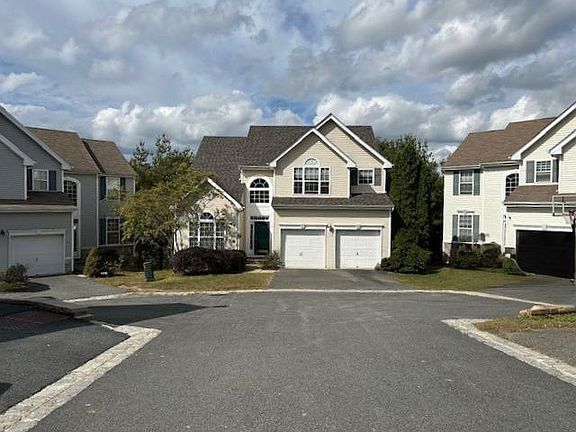 The home is the perfect location within a cul-de-sac as it's the only home that you pull straight into your driveway.