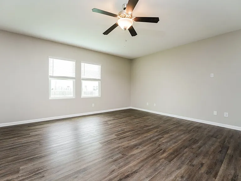 3740 Newbury Place Dr — Photo 5