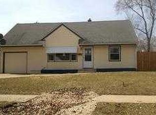 1311 Florist Dr, Rockford, IL 61108