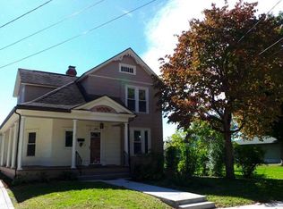107 4th 1/2 St, Williamstown, WV 26187