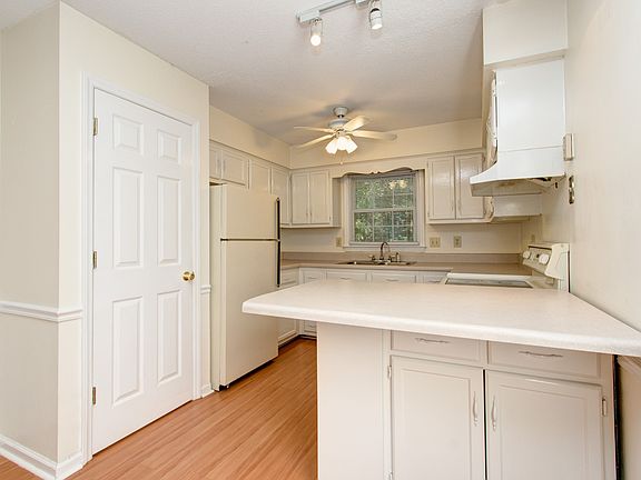 5th image of 4706D Lawndale Dr