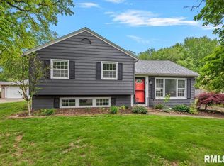 306 Willow Glen Way, Chatham, IL 62629
