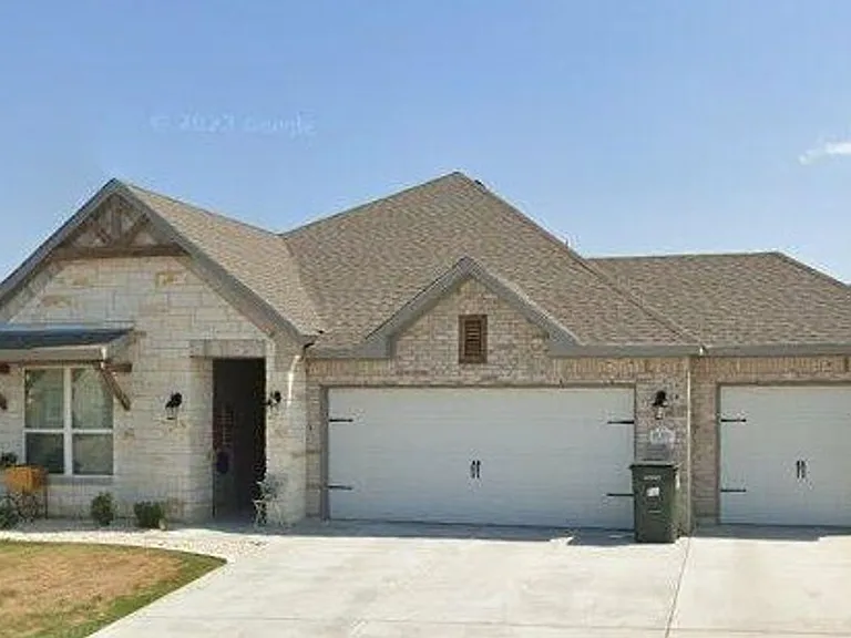 2029 Horatio St — Photo 1