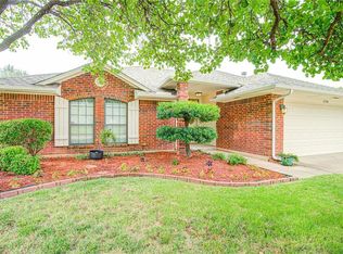 1720 Pinnacle Ln, Edmond, OK 73003