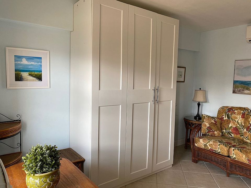 1st image of 2508 Bay Dr APT 4
