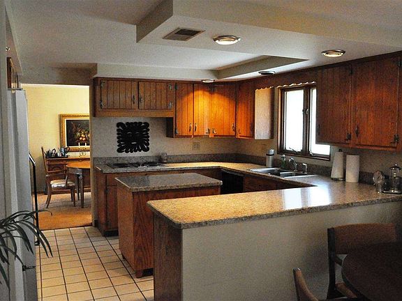 2nd image of 52832 Highland Dr
