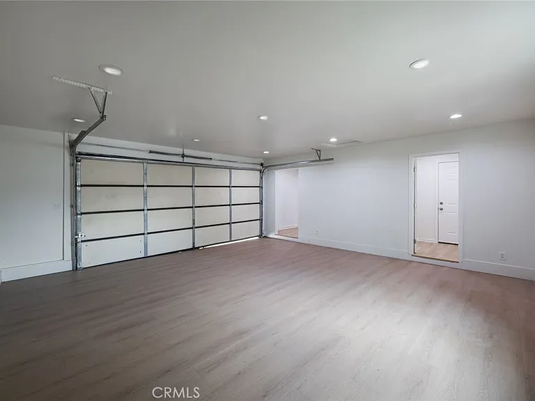 15147 Otsego St — Photo 42