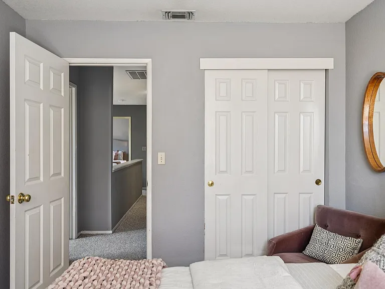 7300 Perera Cir — Photo 24