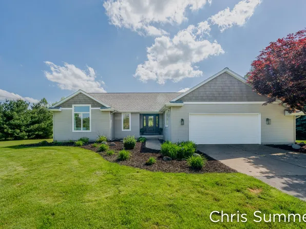 269 Sudan Dr SE, Lowell, MI 49331