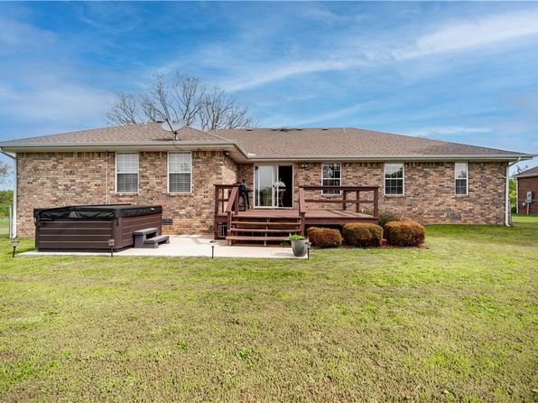 219 Casey Ln, Berryville, AR 72616