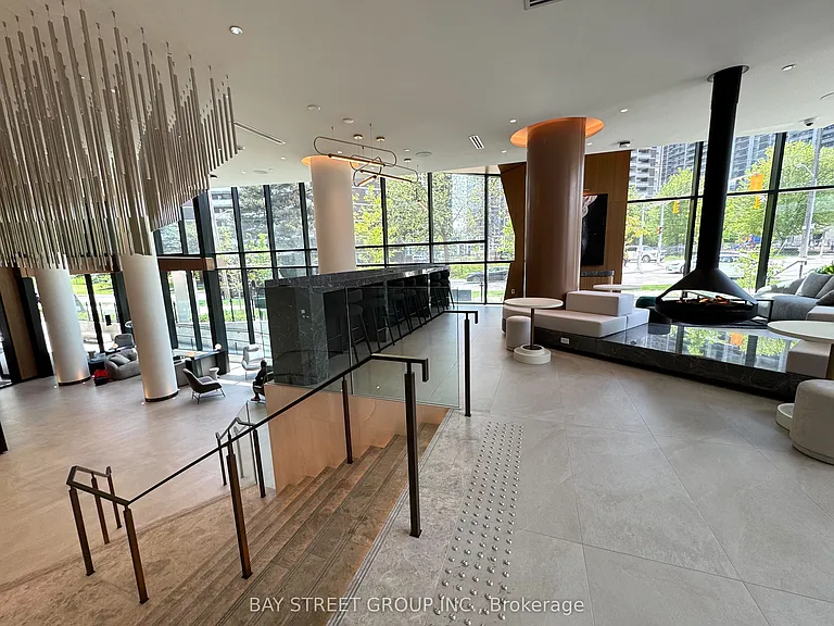 60 Central Park Dr #2013 — Photo 4