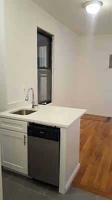 Rented by Sky Management | media 52