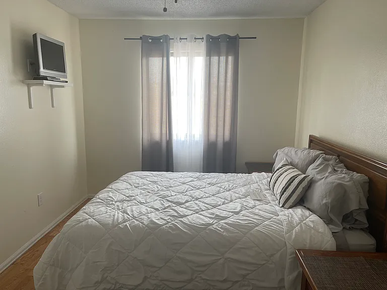 615 Virginia Ct — Photo 14