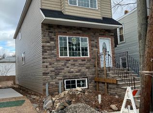 315 Saint Marys Ave, Staten Island, NY 10305