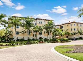 2760 Tiburon Blvd E APT 101, Naples, FL 34109