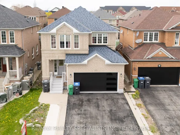 32 Feather Reed Way, Brampton, ON L6R 3A3