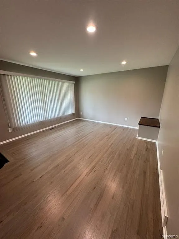 3 bed, 1.5 bath, 1580 sqft, $2,600 — Photo 3