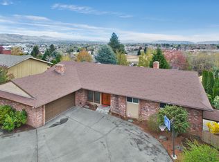 907 Carriage Hill Dr, Yakima, WA 98908