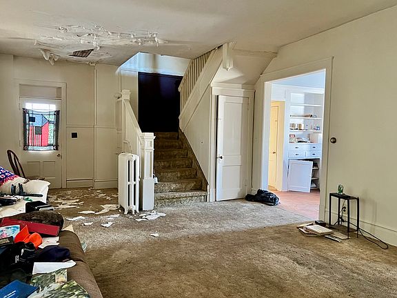 4th image of 421 W Water St