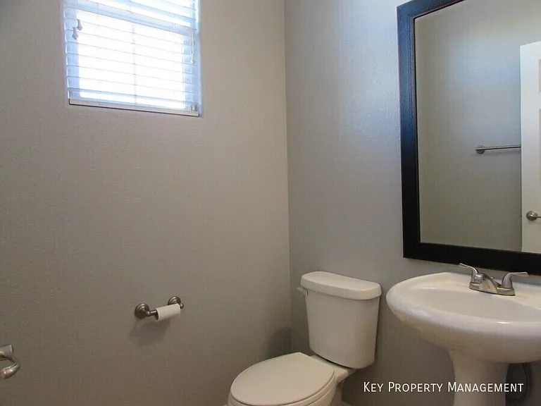 2021 Brush Stroke St — Photo 6