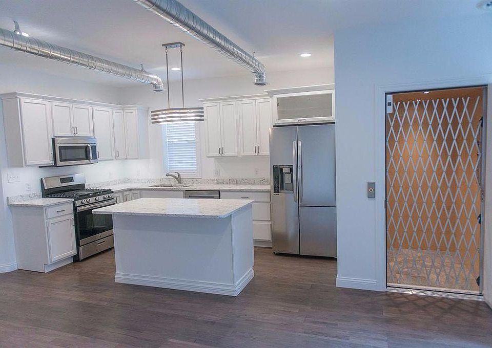 1st image of 206 Lincolnway