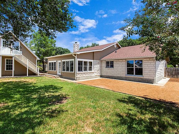 5th image of 105 Edgewood Dr