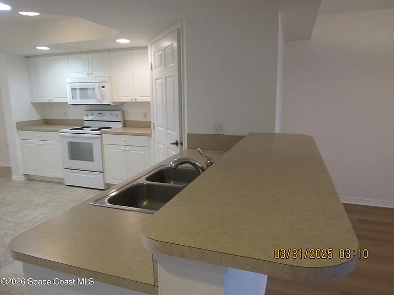 8931 Lake Dr #C405 — Photo 5