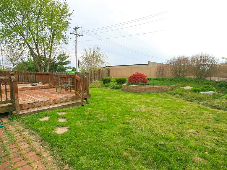 1310 Abbeyhill Dr — Photo 39