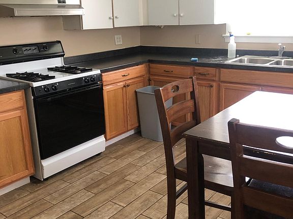 2nd image of 2415 Northwood Ave APT 1