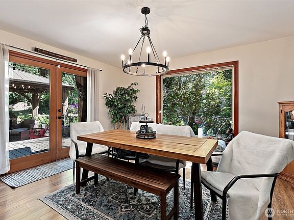 5th image of 15711 28th Avenue NW