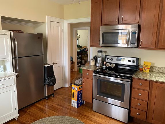 5th image of 1208 Woodland Dr Floor 1