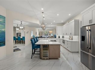 820 W Bentwater Cir #102, Naples, FL 34108