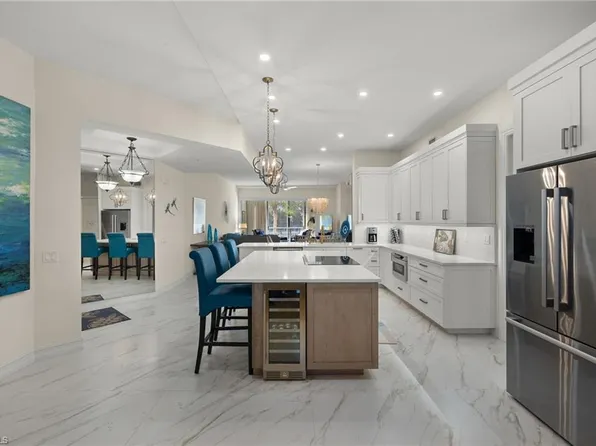 820 W Bentwater CIR #102, NAPLES, FL 34108