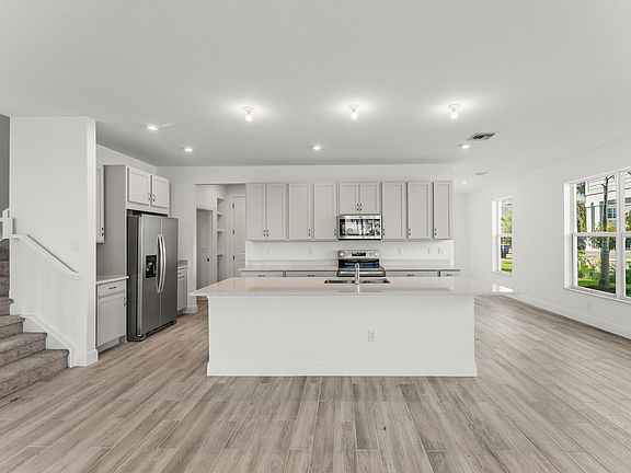 3rd image of 1443 NW Corteal Way