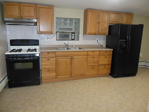 3rd image of 3807 N Troy St #G