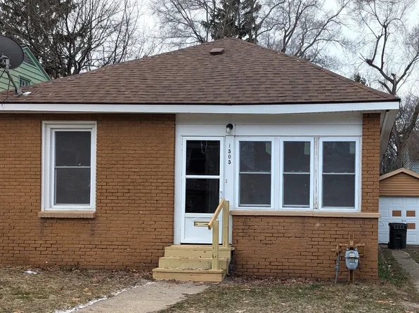 1505 7th St, Muskegon, MI 49441