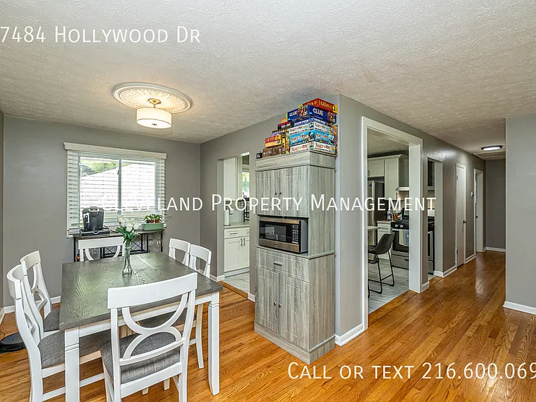 27484 Hollywood Dr — Photo 9