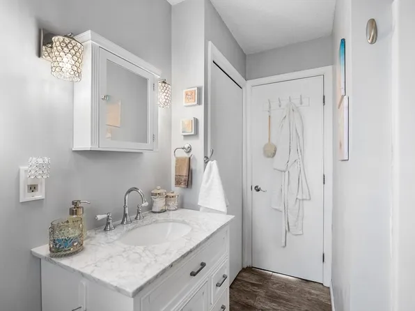 75 Outer Dr Unit 75, Chicopee, MA 01022
