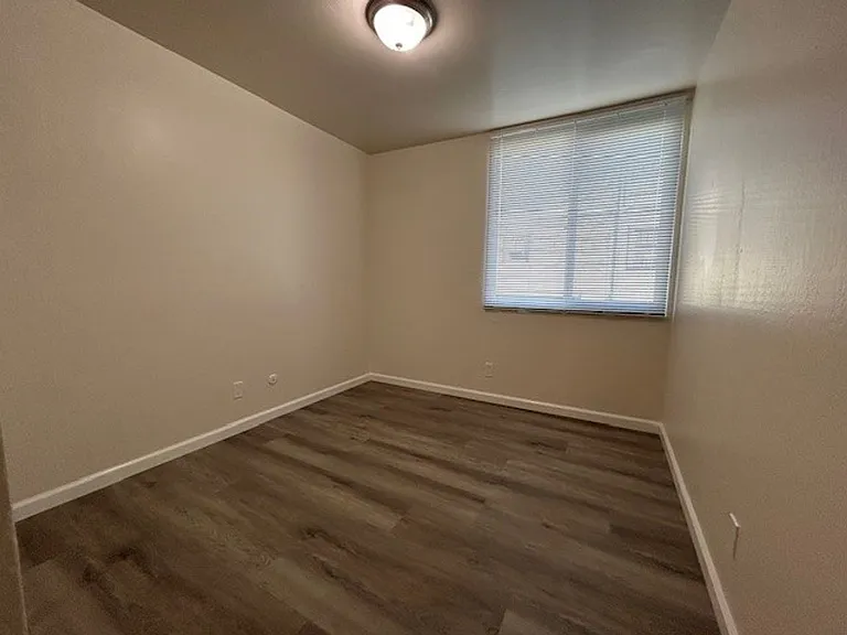 2024 Vine St #1A — Photo 11
