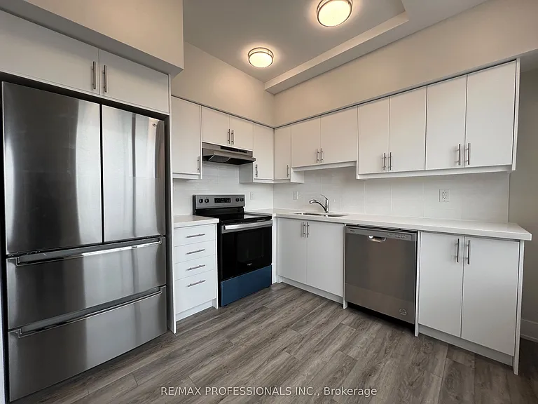 62 Dixfield Dr #121 — Photo 7
