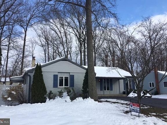 2nd image of 3332 Altamont Dr