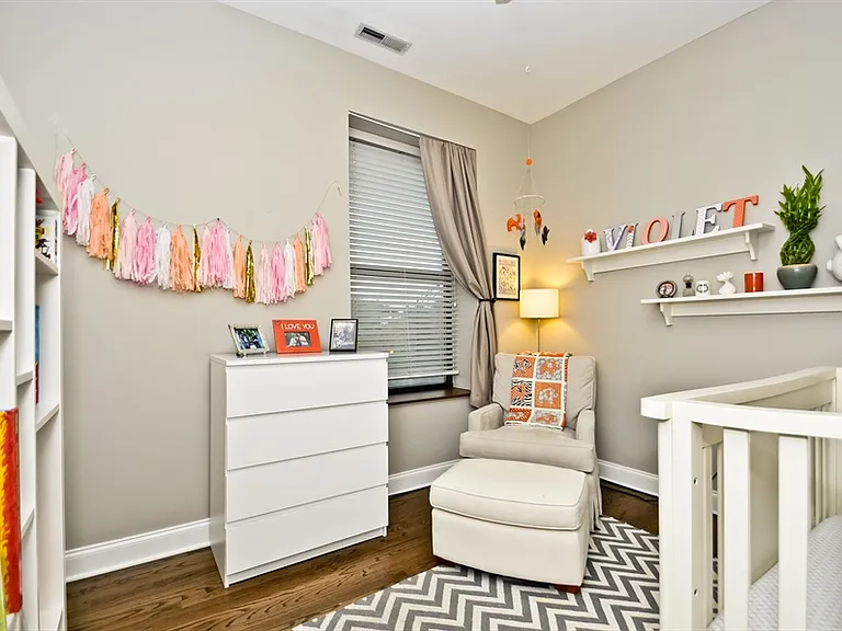 958 N Leavitt St #3 — Photo 3