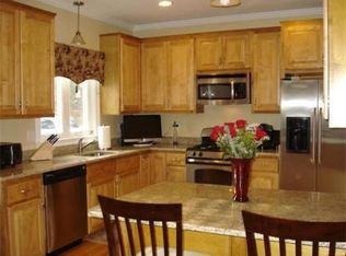 181 Chestnut St UNIT 6, Foxboro, MA 02035