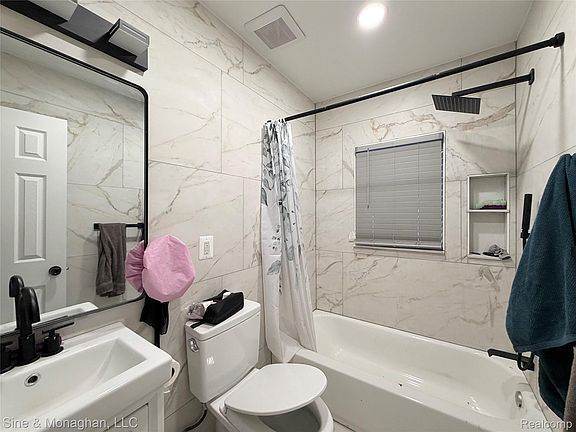 5th image of 19605 Kelly Rd