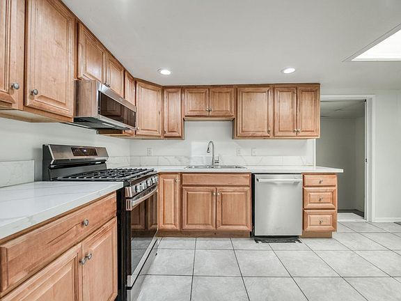 5th image of 4011 E Madison Ave